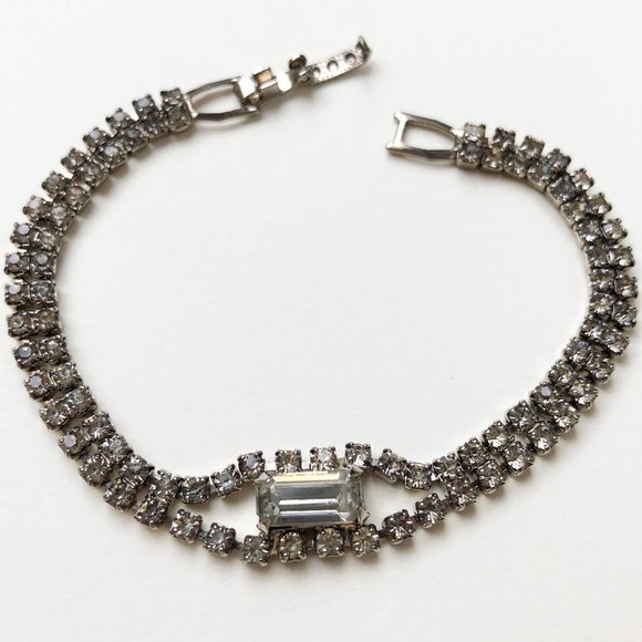 Fancy rhinestone bracelet, dainty clear crystal cocktail party bracelet - Picture 5 of 10